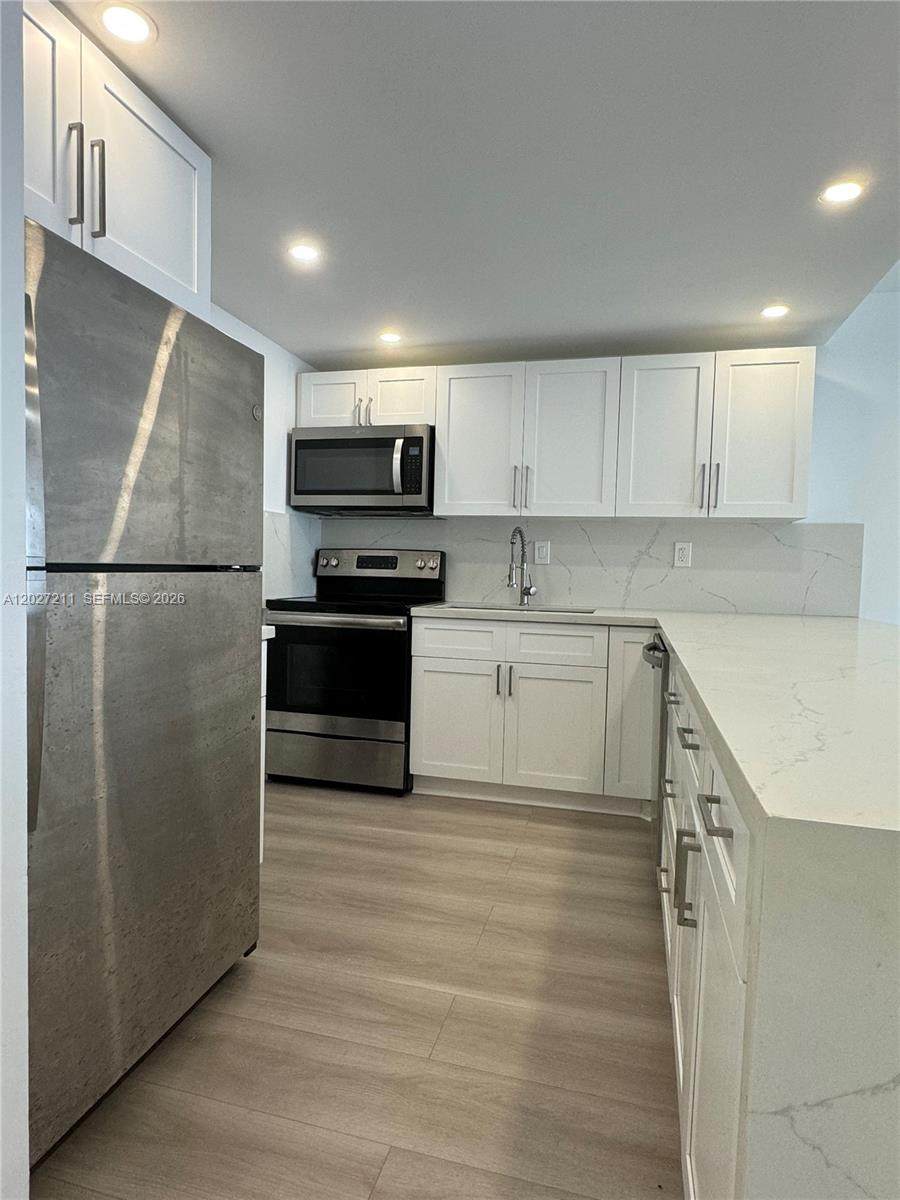 16710 9th Ave - Photo 1