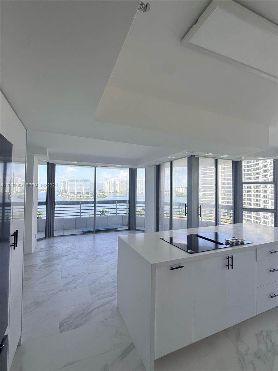 https://bt-photos.global.ssl.fastly.net/miami/orig_boomver_2_A12028007-2.jpg