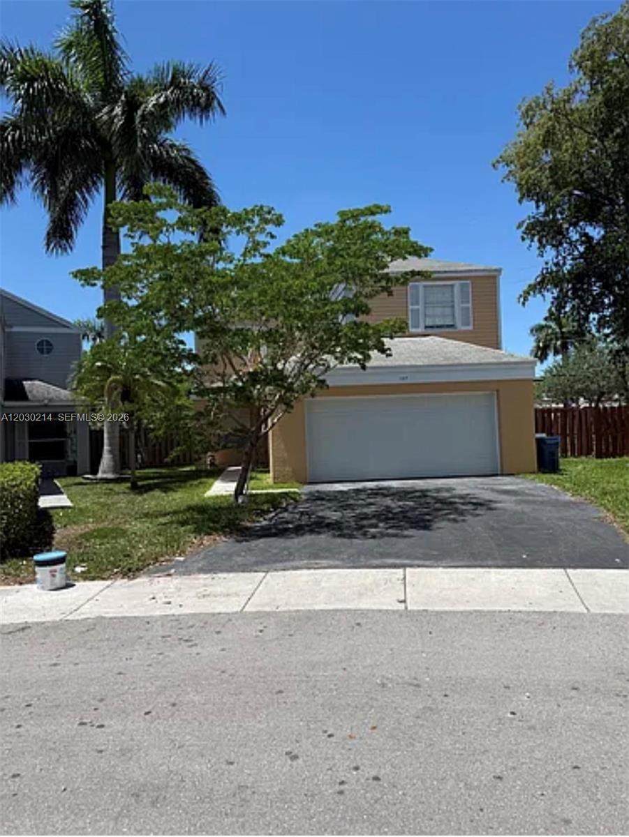 127 159th Way - Photo 1