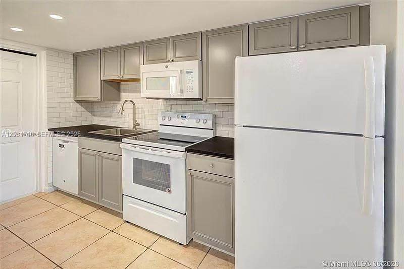 4121 26th St - Photo 1