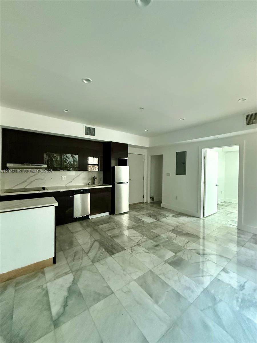 1560 Drexel Ave - Photo 1
