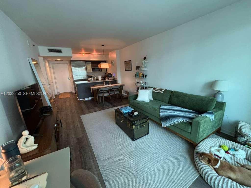 https://bt-photos.global.ssl.fastly.net/miami/1280_boomver_1_A12032250-2.jpg