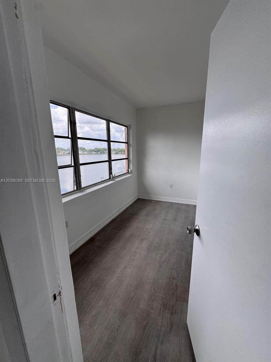18700 3rd Ct - Photo 1