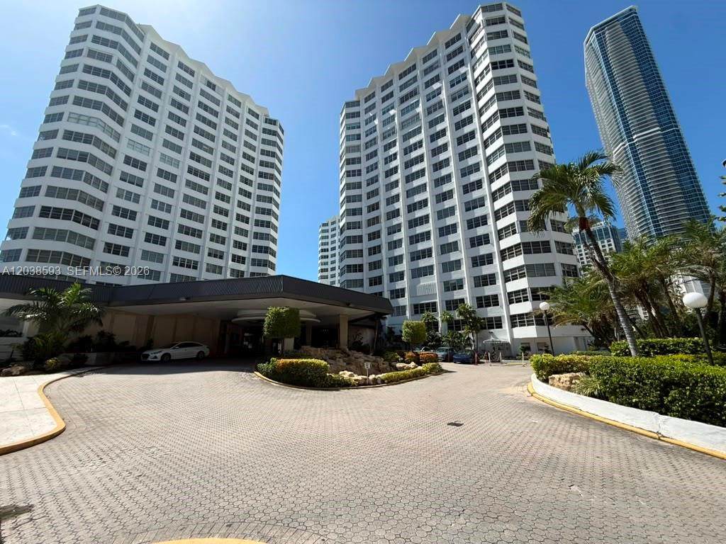 801 Brickell Bay Dr - Photo 1