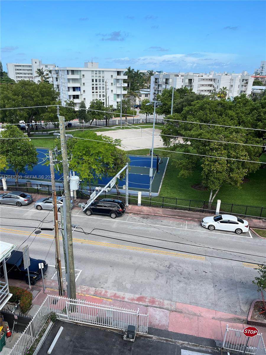 https://bt-photos.global.ssl.fastly.net/miami/1280_boomver_1_A12041793-2.jpg
