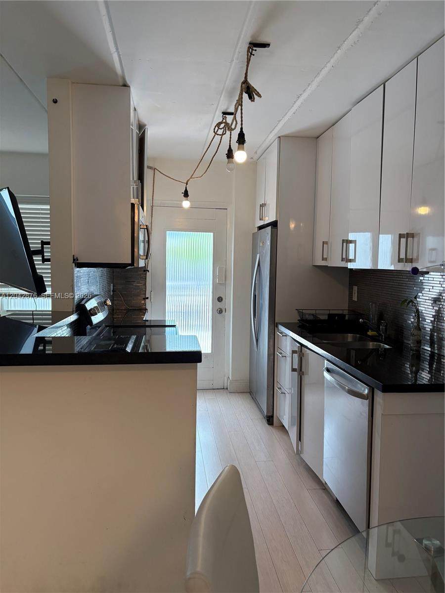 1545 Euclid Ave - Photo 1