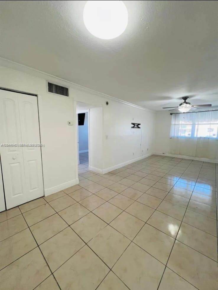 606 81st St - Photo 1