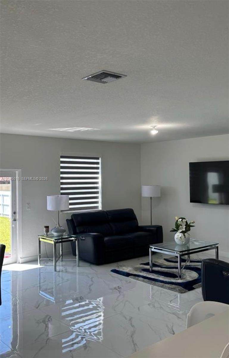 https://bt-photos.global.ssl.fastly.net/miami/orig_boomver_1_A12045016-2.jpg