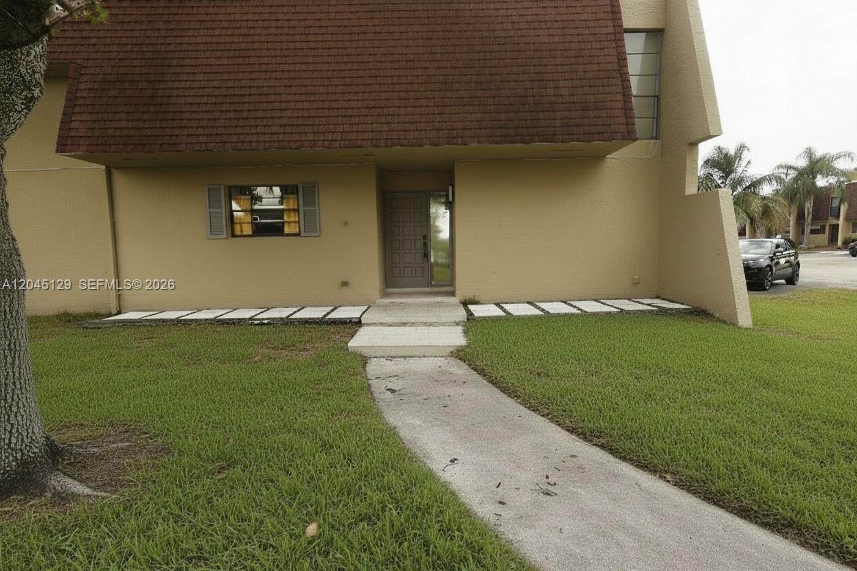 8985 Palm Tree Ln - Photo 1