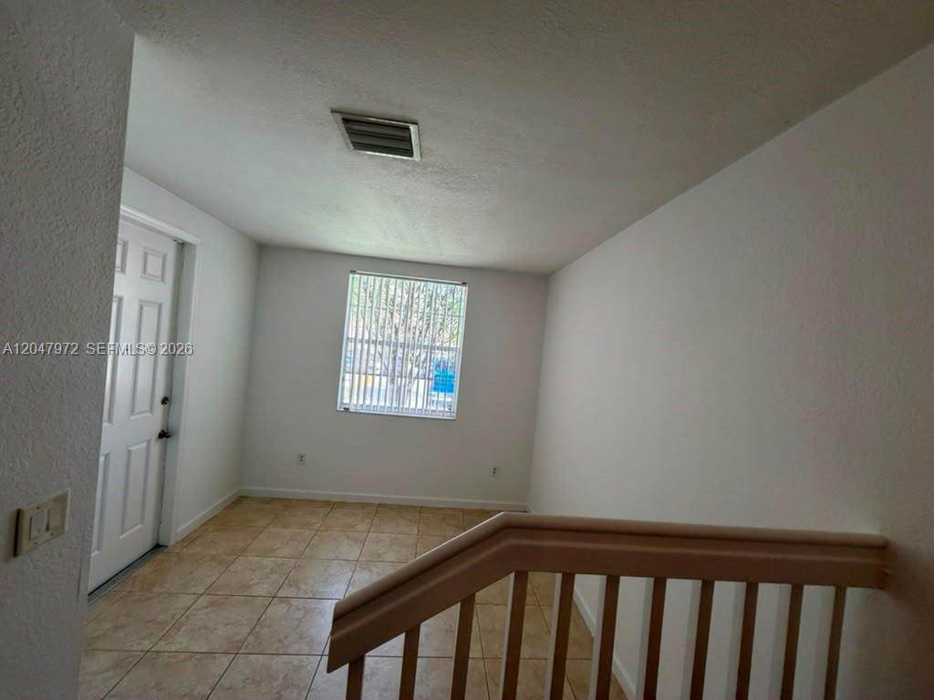 https://bt-photos.global.ssl.fastly.net/miami/1280_boomver_1_A12047972-2.jpg