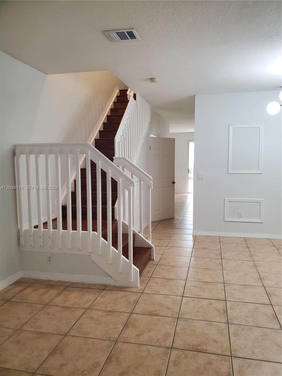 https://bt-photos.global.ssl.fastly.net/miami/1280_boomver_1_A12048119-2.jpg