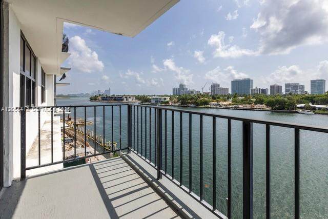 10101 Bay Harbor Dr - Photo 1