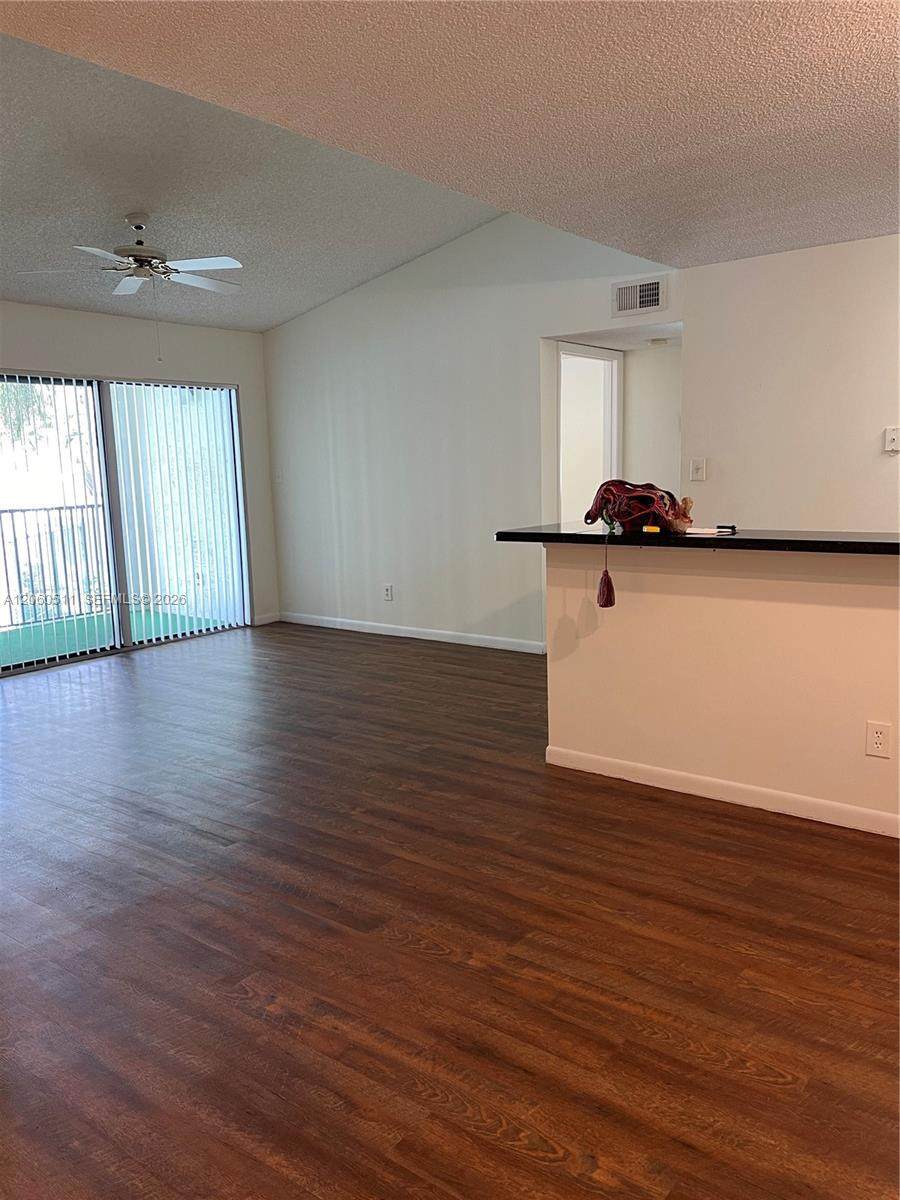 https://bt-photos.global.ssl.fastly.net/miami/1280_boomver_2_A12060511-2.jpg