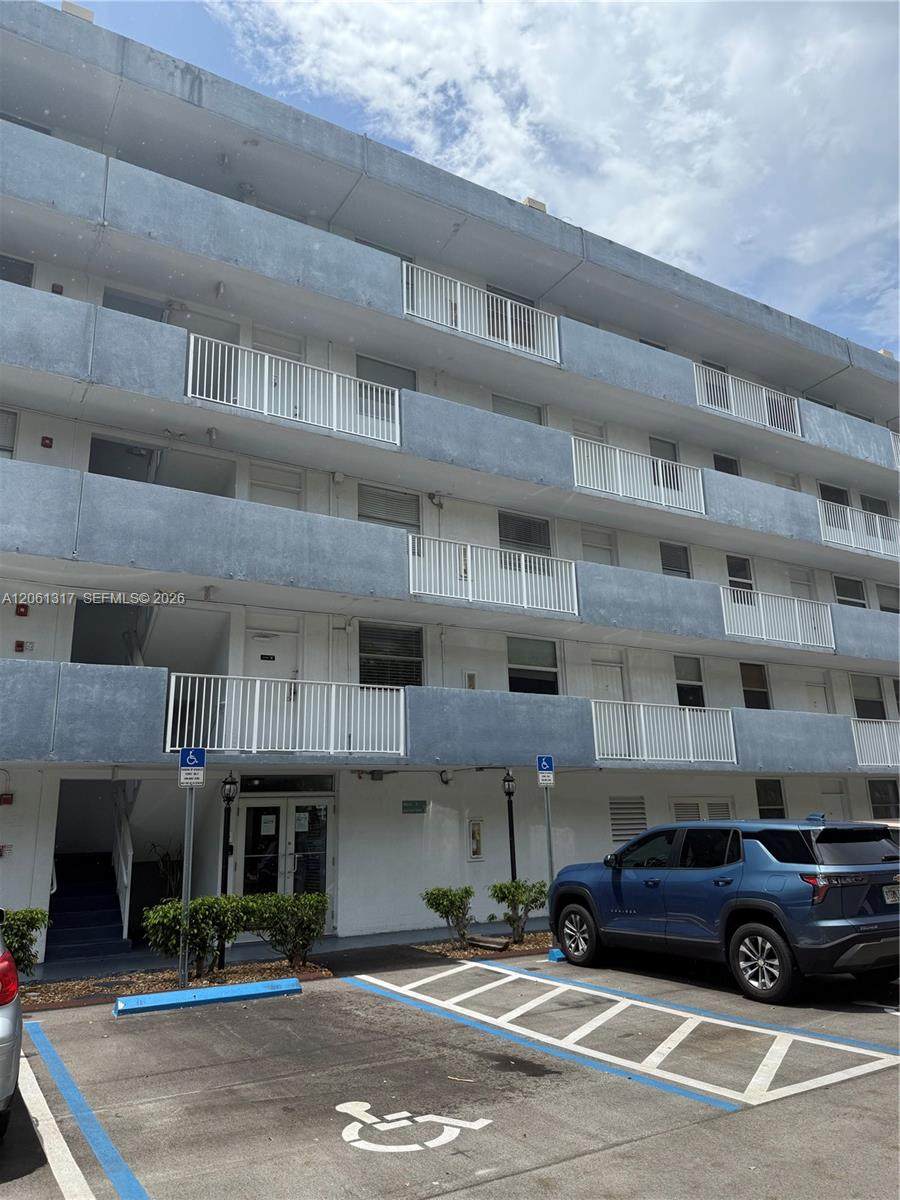 https://bt-photos.global.ssl.fastly.net/miami/orig_boomver_2_A12061317-2.jpg