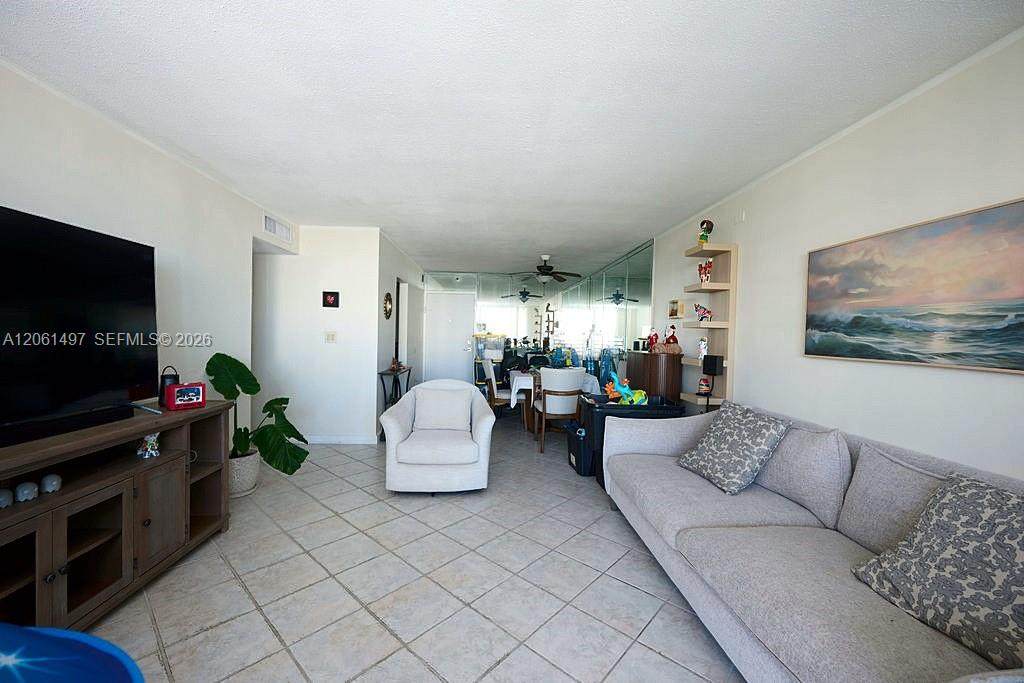 https://bt-photos.global.ssl.fastly.net/miami/orig_boomver_2_A12061497-2.jpg