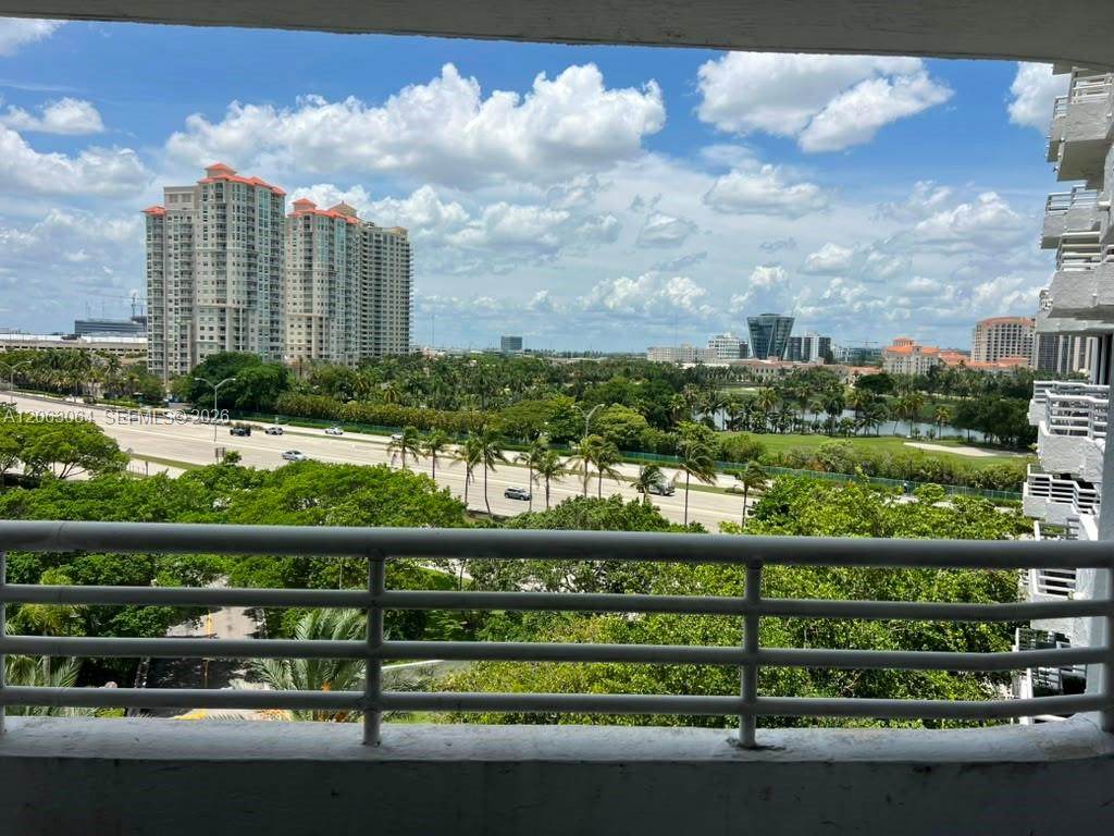 https://bt-photos.global.ssl.fastly.net/miami/orig_boomver_2_A12063064-2.jpg