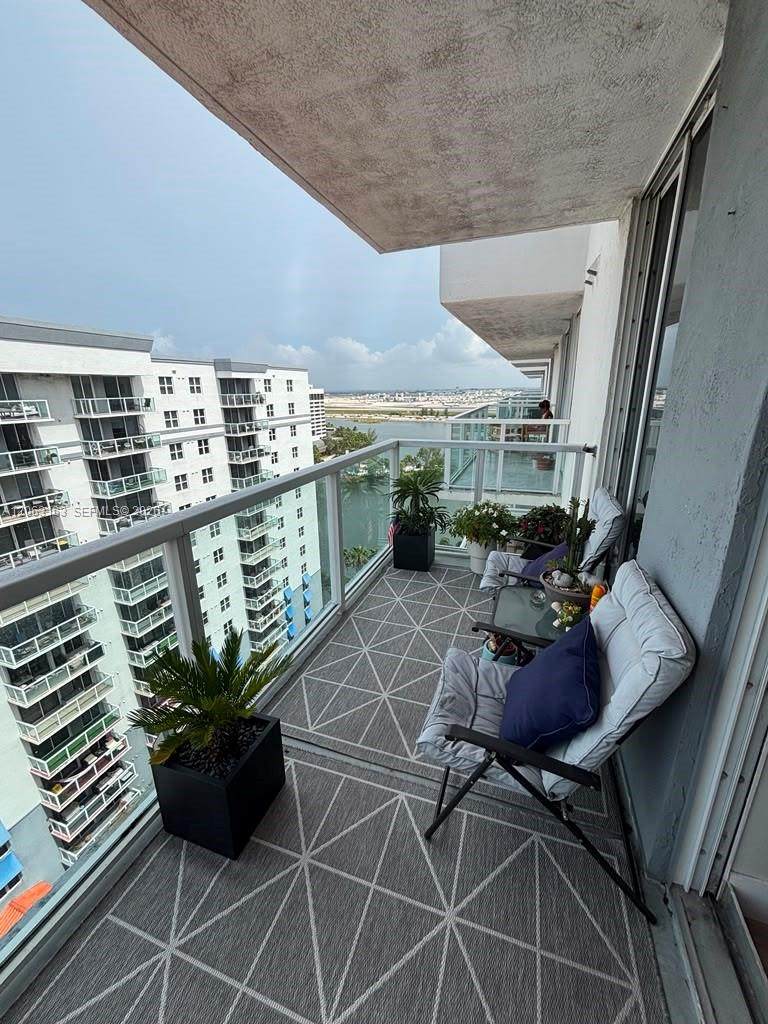 https://bt-photos.global.ssl.fastly.net/miami/orig_boomver_2_A12063163-2.jpg