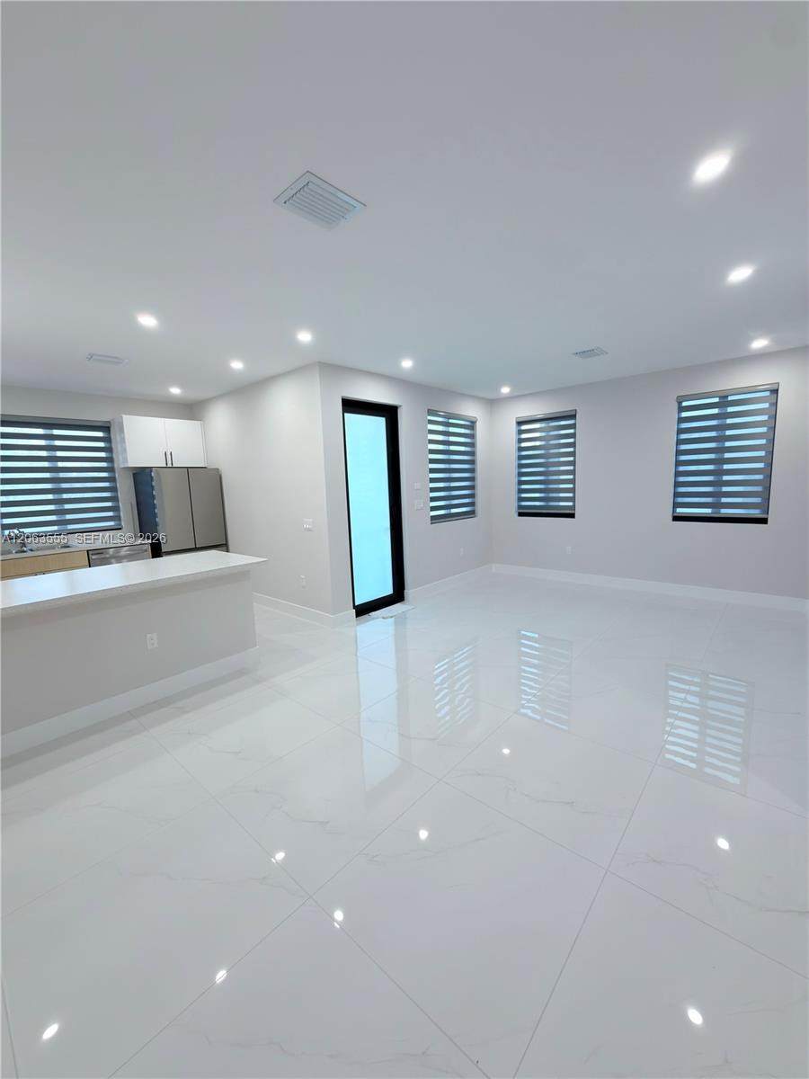 https://bt-photos.global.ssl.fastly.net/miami/orig_boomver_2_A12063555-2.jpg