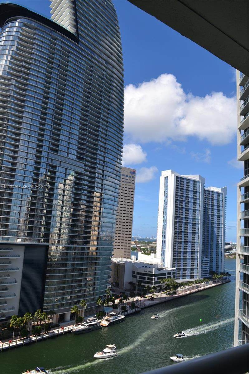 https://bt-photos.global.ssl.fastly.net/miami/orig_boomver_2_A12063708-2.jpg