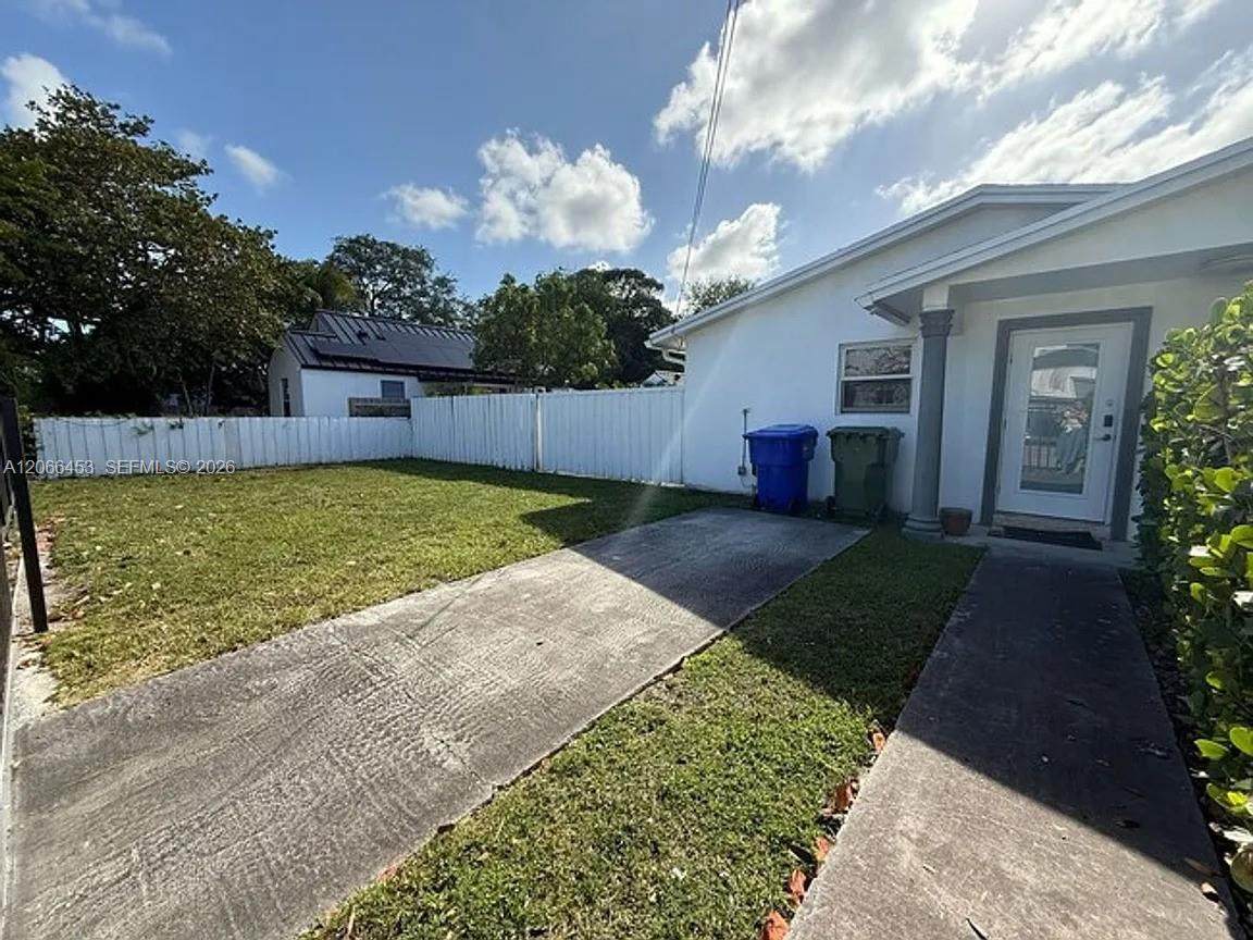 100 45th St - Photo 1