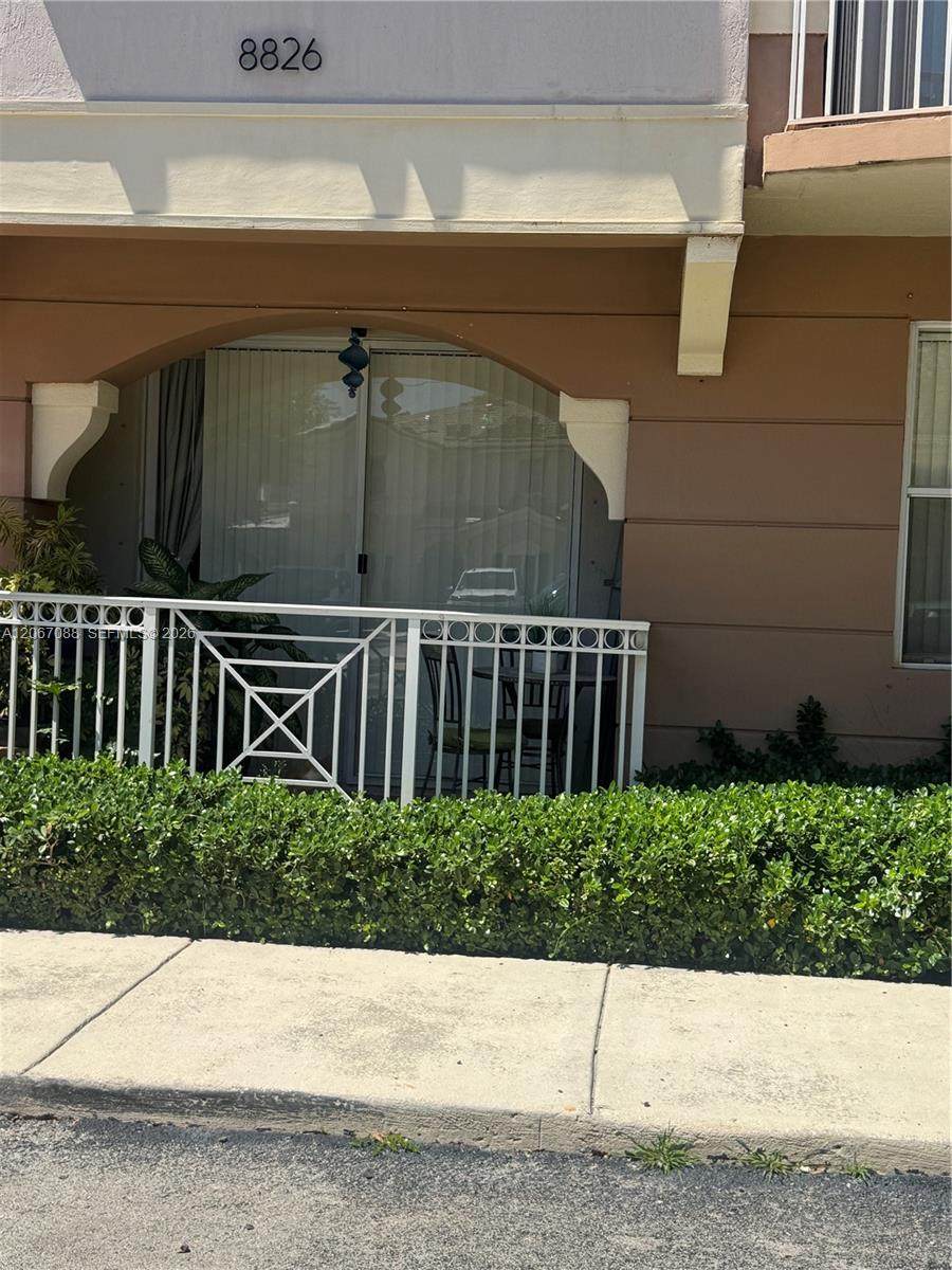 8826 Flagler St - Photo 1