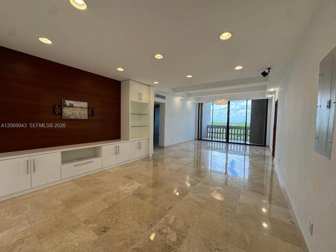 90 Edgewater Dr - Photo 1