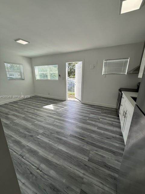 741 4th St - Photo 1