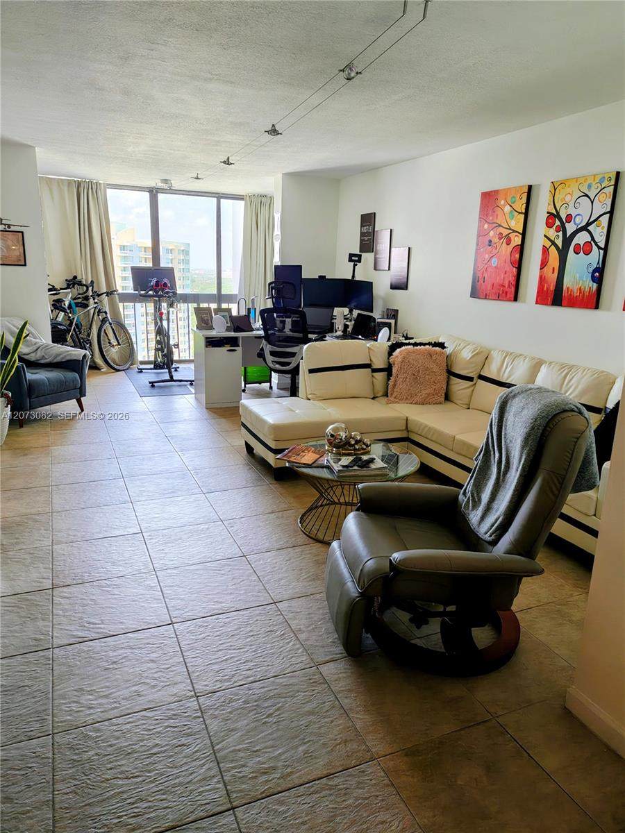 https://bt-photos.global.ssl.fastly.net/miami/orig_boomver_2_A12073082-2.jpg