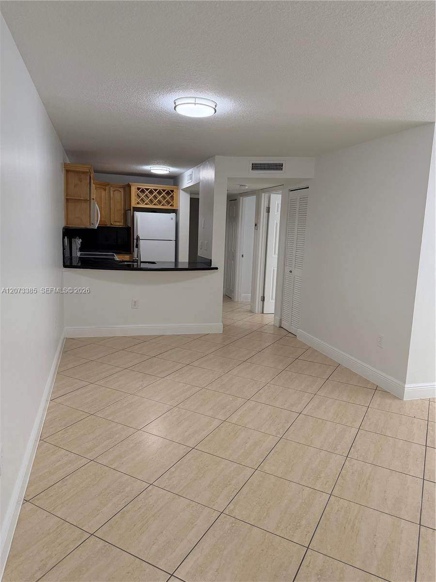 210 11th St - Photo 1