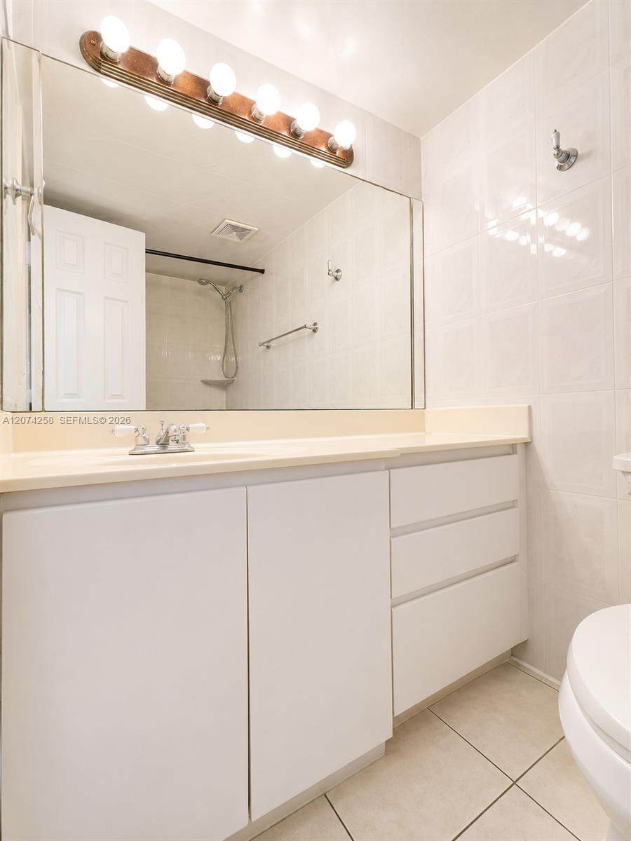 https://bt-photos.global.ssl.fastly.net/miami/1280_boomver_1_A12074258-2.jpg