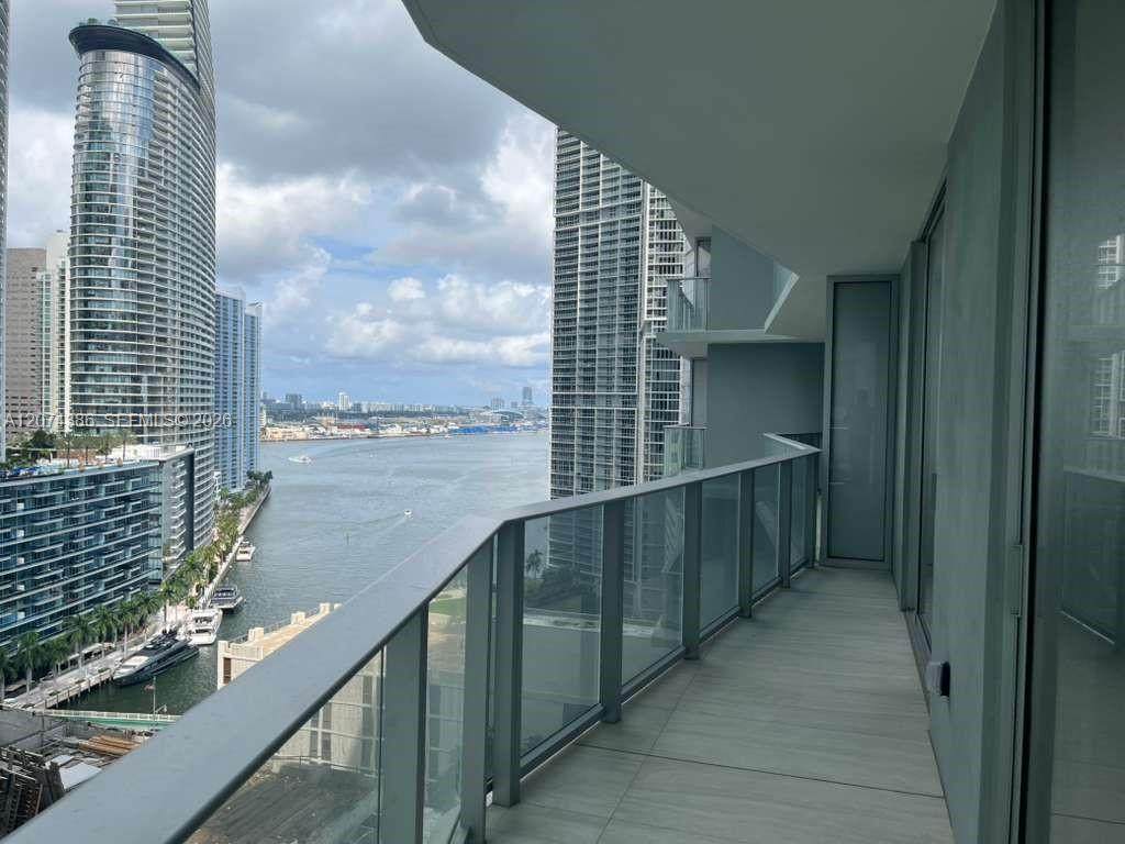 https://bt-photos.global.ssl.fastly.net/miami/1280_boomver_2_A12074386-2.jpg