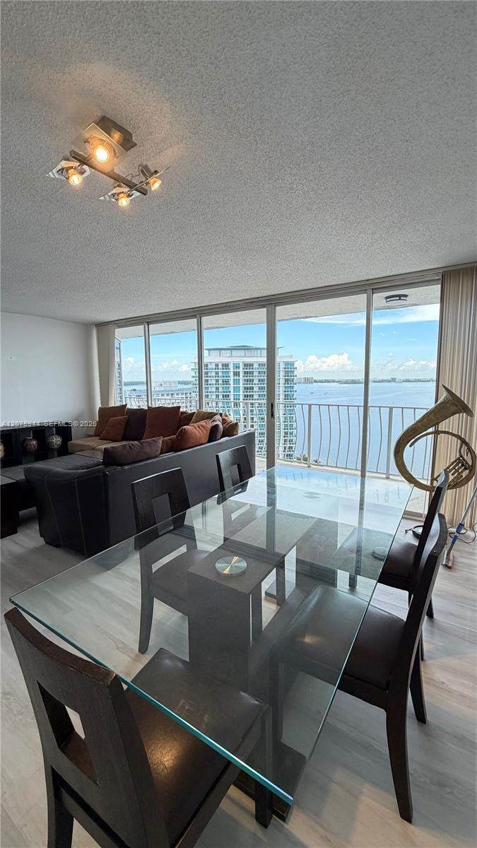 https://bt-photos.global.ssl.fastly.net/miami/orig_boomver_2_A12075944-2.jpg