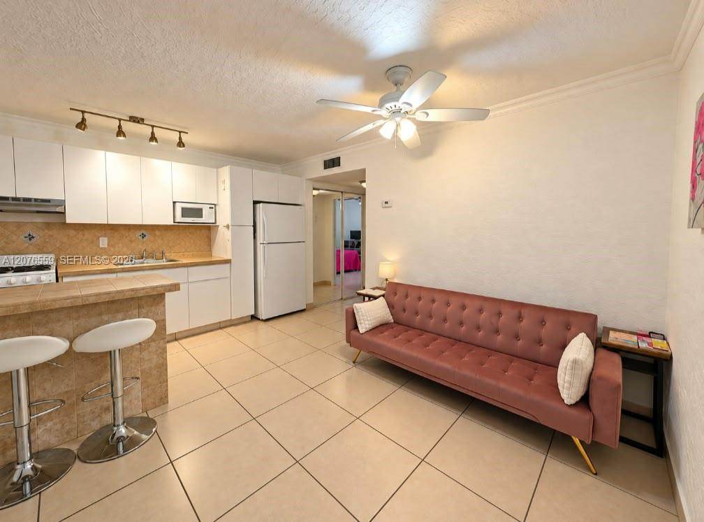 528 Meridian Ave - Photo 1