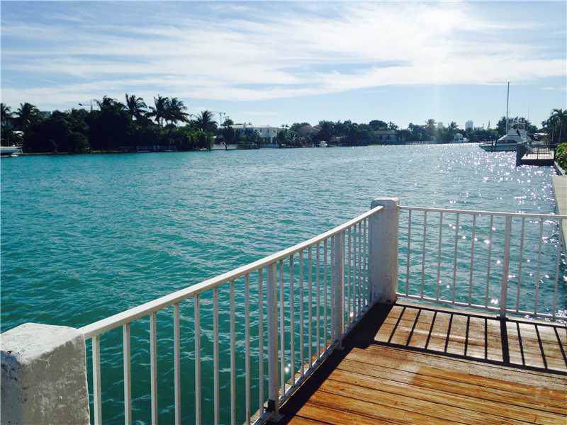 9381 Bay Harbor Dr - Photo 1
