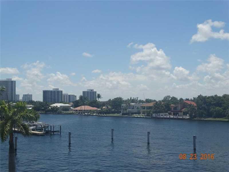 1913 S Ocean Dr #425, Hallandale, FL 33009 (MLS #A10173592) :: United Realty Group