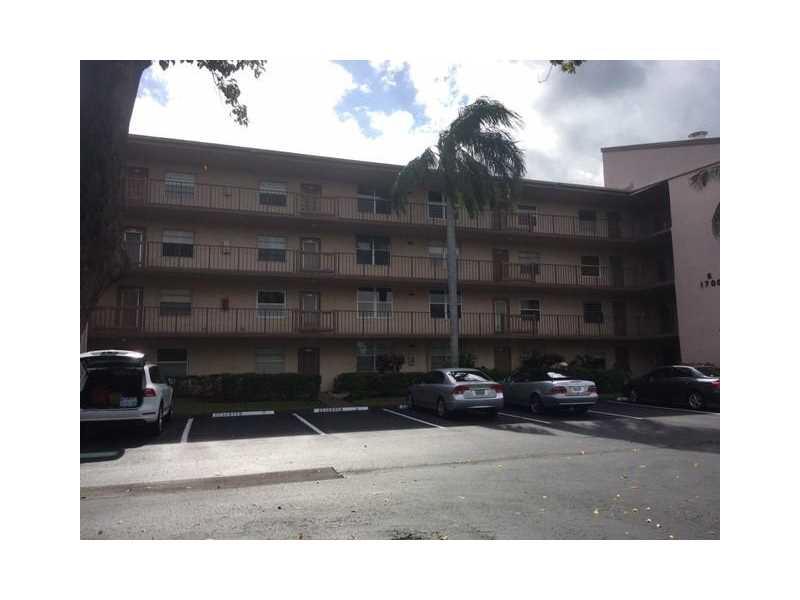 1700 NW 80th Ave #102, Margate, FL 33063 (MLS #A10176248) :: United Realty Group