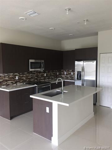7809 104 - Photo 1