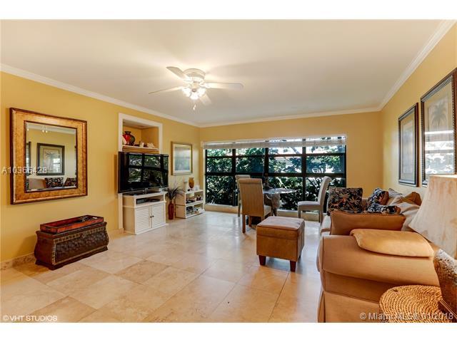 32 Camden Dr - Photo 1