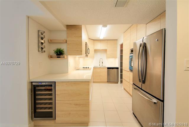 2500 Parkview Dr - Photo 1