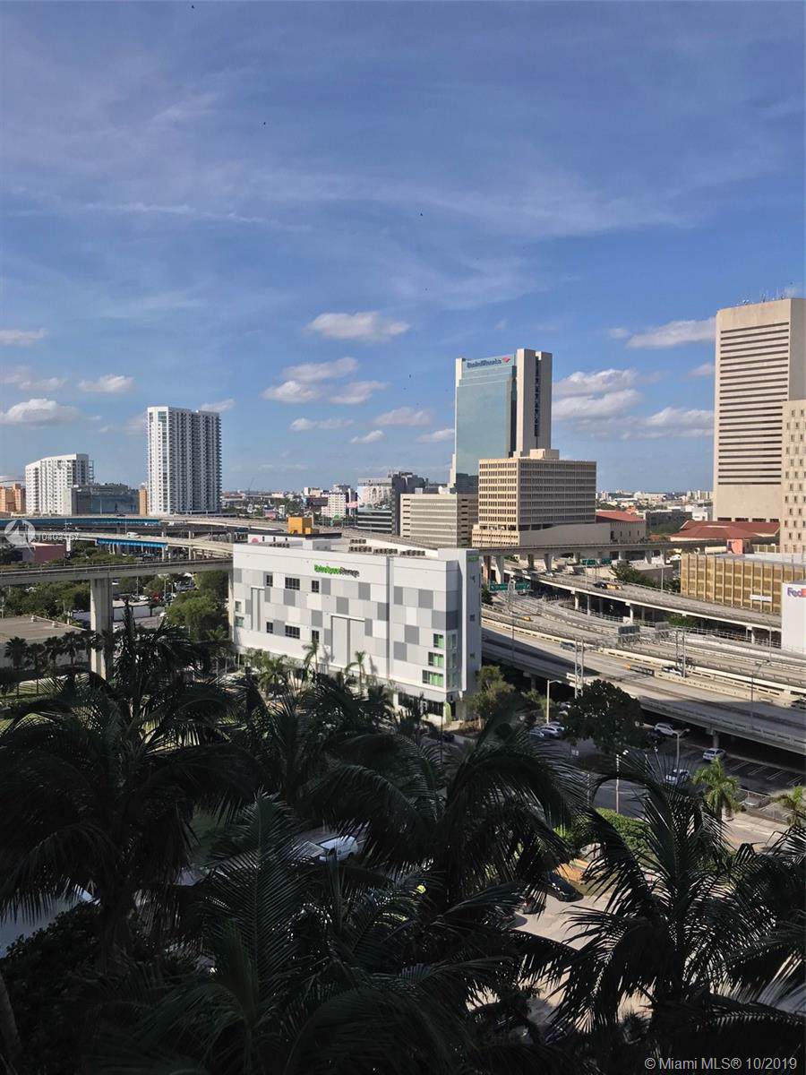 350 Miami Ave - Photo 1