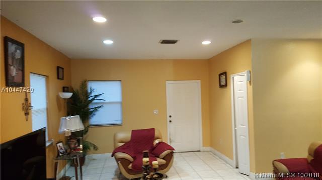 113 33rd St - Photo 1