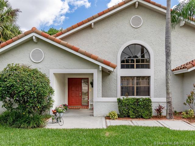 3044 Perriwinkle Cir - Photo 1