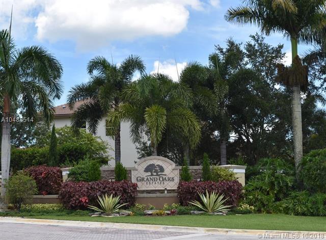 12882 Grand Oaks Dr - Photo 1