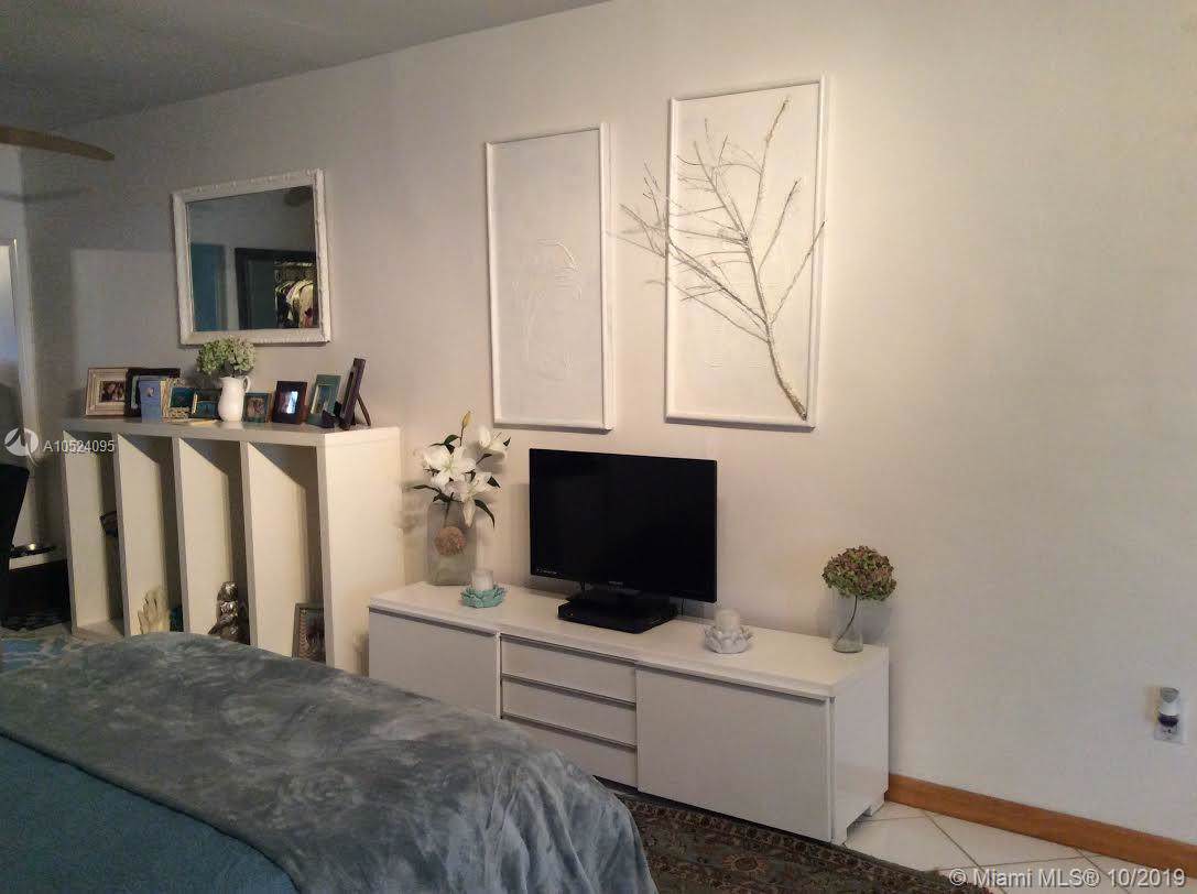 1021 Michigan Av - Photo 1
