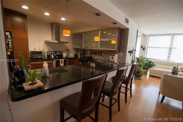 1000 Parkview Dr - Photo 1
