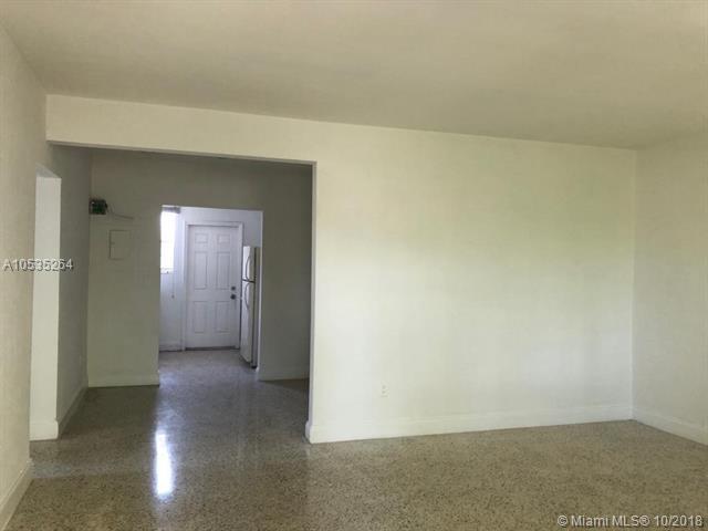 735 83 ST - Photo 1