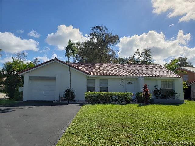 9078 Shadow Wood Blvd - Photo 1