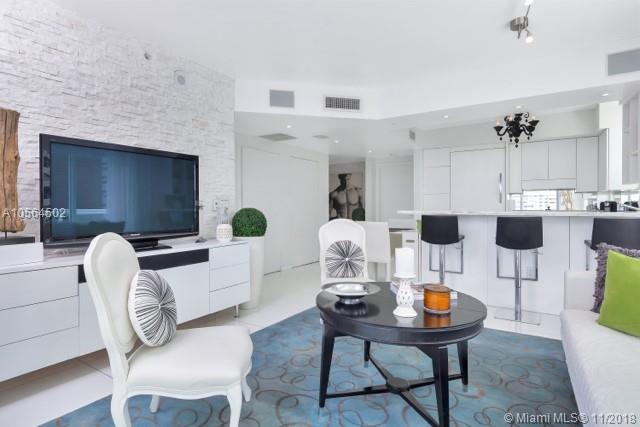 10 Venetian Way - Photo 1