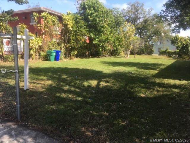 61 17th Pl - Photo 1