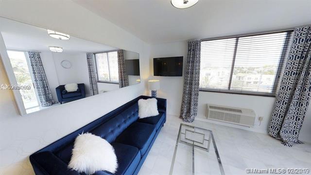 1255 Collins Ave - Photo 1